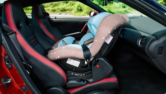 Можно ли возить ребенка в автокресле на переднем пассажирском сидении?