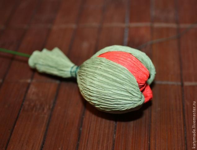 Маковый бутон из флористической гофрированной бумаги и конфеты., фото № 25