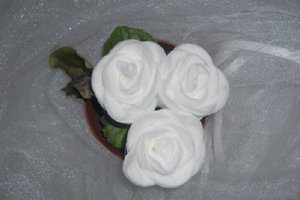 Розы из ватных дисков и палочек
