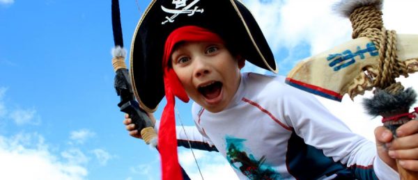 Мальчик пират