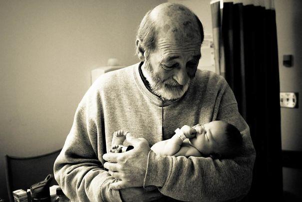 Младенец и дедушка