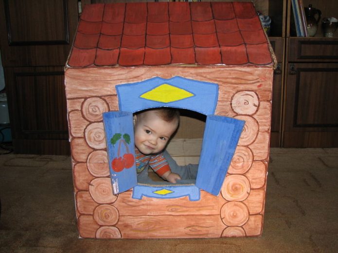 Детский игровой домик из коробки