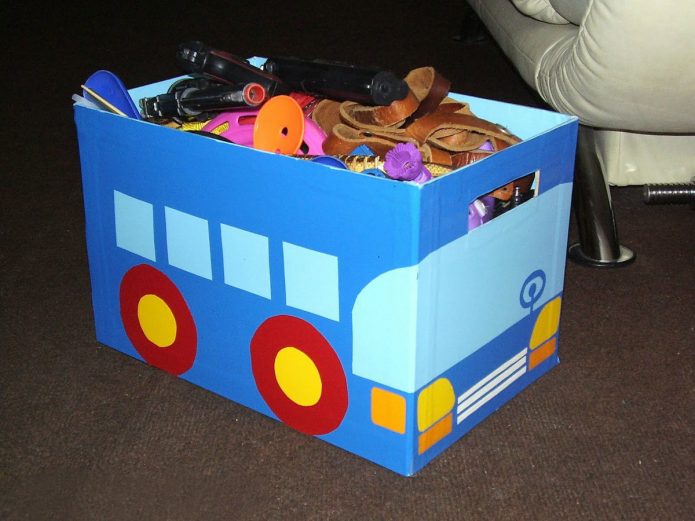 Ящик из коробки для детских игрушек