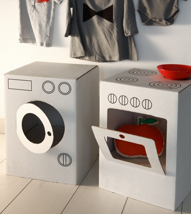 Игрушечная плита и стиральная машина из коробок