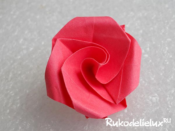Как сделать розы из бумаги