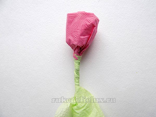 Как сделать розу из бумажных салфеток