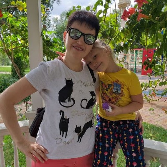 Олеся Абдуллина с дочкой Соней. Фото: Фонд борьбы с лейкемией. 