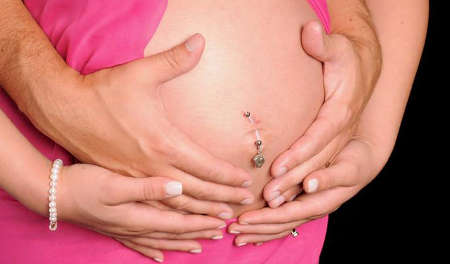 Пирсинг пупка при беременности нужно снимать