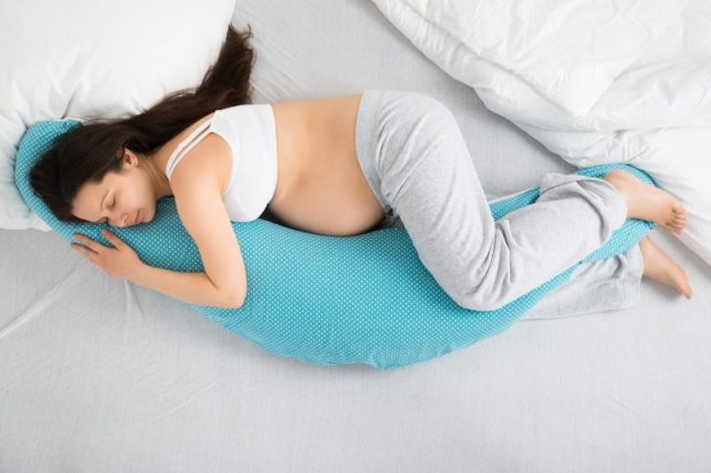 Существуют специальные подушки для беременных