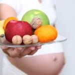 Полезные и вредные  фрукты при беременности