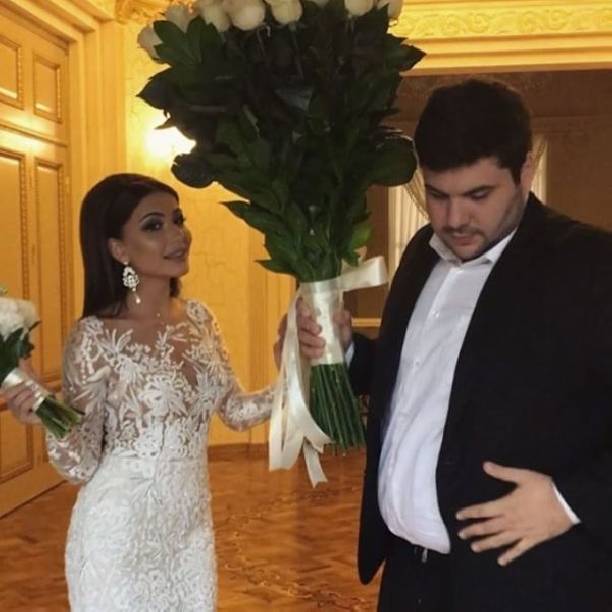 Муж певицы Самиры Гаджиевой чуть не избил оператора на собственной свадьбе (видео)