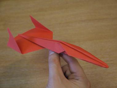 Как сделать хороший бумажный самолет